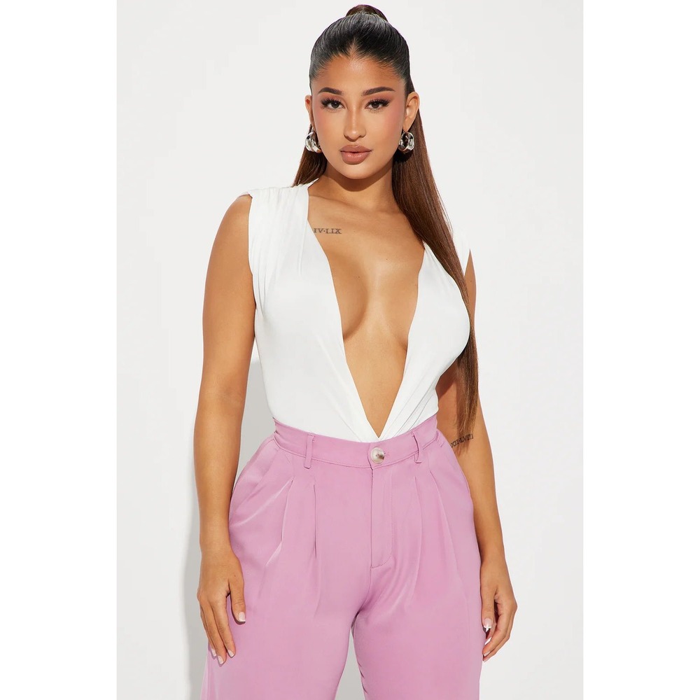 NEW! Fashion Nova Kamari Deep V-Neck‎ Bodysuit Size S NWT